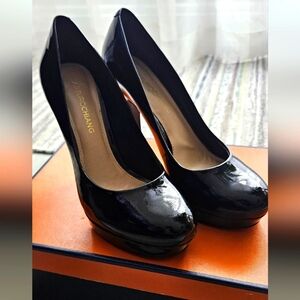 Arturo Chiang black patent platform pumps (SIZE 6.5)